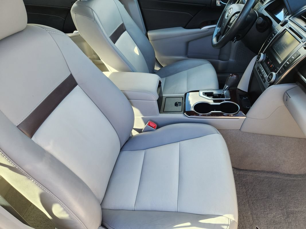 Used 2013 Toyota Camry XLE FWD image 17