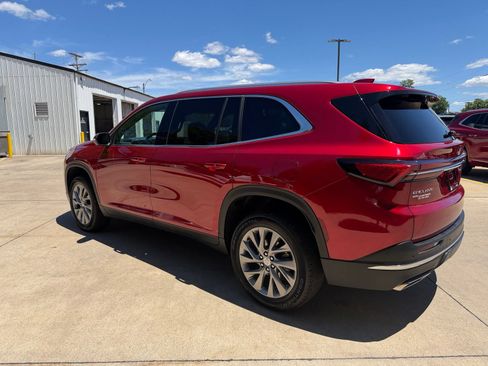 Used 2025 Buick Enclave Preferred w/ Power Package AWD/4WD image 29