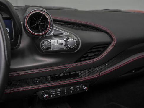 Used 2022 Ferrari F8 Tributo image 47