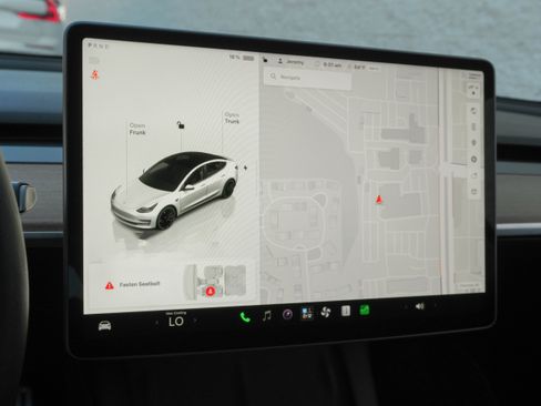 Used 2022 Tesla Model 3 Performance AWD/4WD image 24
