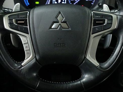 Used 2018 Mitsubishi Outlander SEL image 13