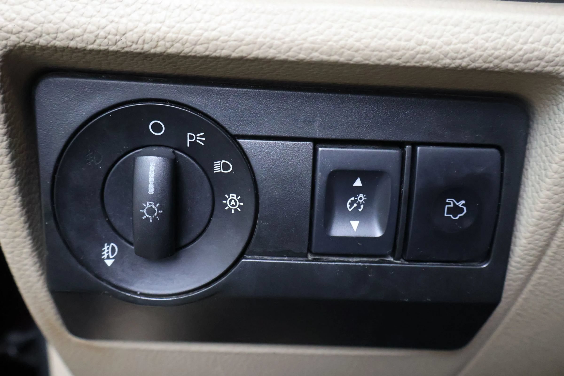 Used 2012 Ford Fusion SE FWD image 21