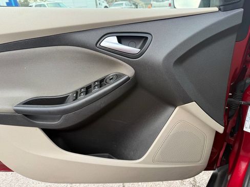 Used 2014 Ford Focus SE image 16