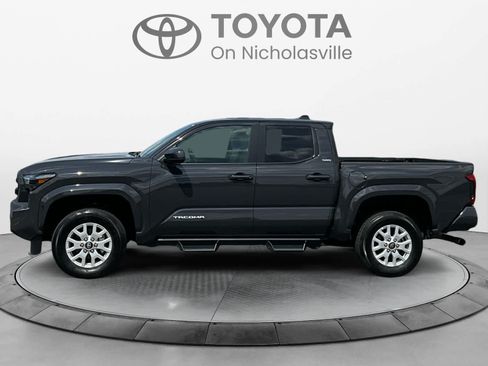 Used 2025 Toyota Tacoma SR5 AWD/4WD image 2