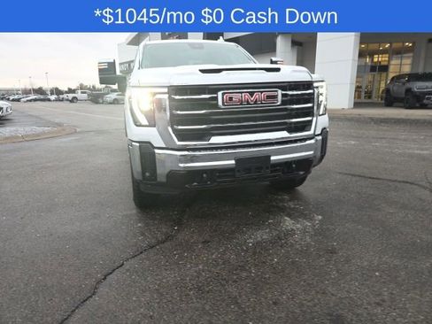 Used 2024 GMC Sierra 3500 SLT image 4