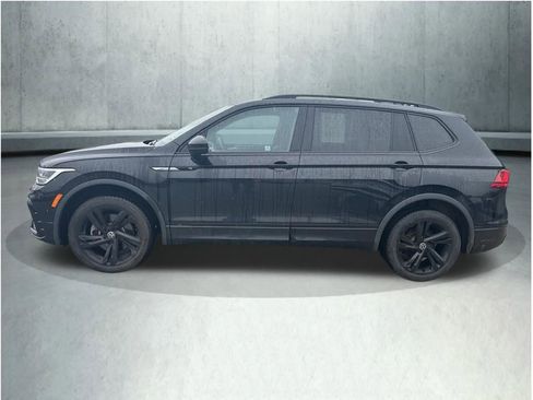 Used 2024 Volkswagen Tiguan SE R-Line AWD/4WD image 2