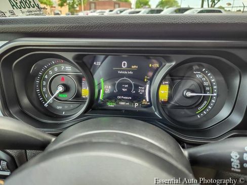 Used 2024 Jeep Wrangler Unlimited w/ Convenience Group AWD/4WD image 12