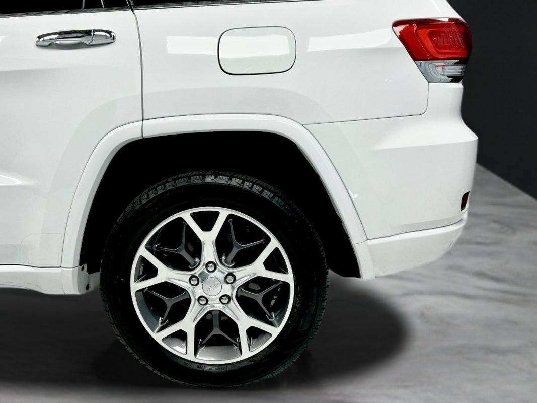 Used 2020 Jeep Grand Cherokee Overland AWD/4WD image 11