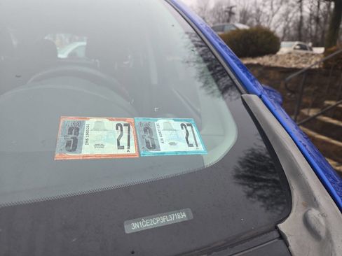 Used 2015 Nissan Versa Note SV image 4