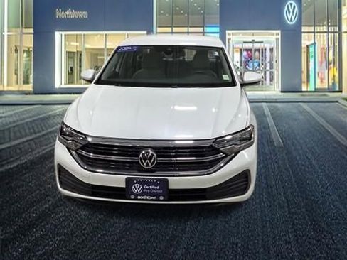 Used 2024 Volkswagen Jetta SE w/ Black Wheel Package image 5