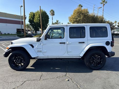 Used 2024 Jeep Wrangler Sahara image 5