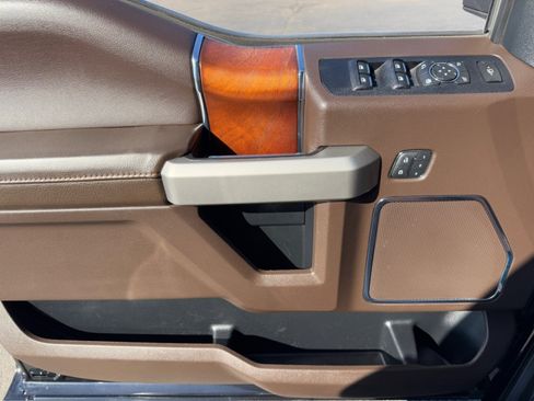 Used 2019 Ford F250 King Ranch w/ Chrome Package image 36