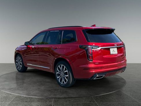 Used 2024 Cadillac XT6 Sport w/ Technology Package AWD/4WD image 4