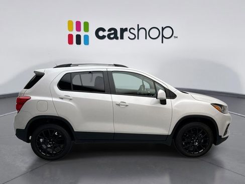 Used 2022 Chevrolet Trax LT w/ Driver Confidence Package image 6