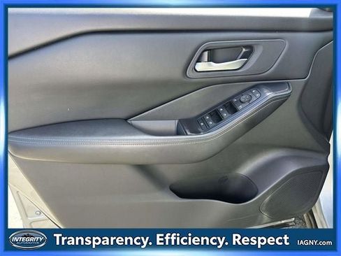 Certified 2024 Nissan Rogue SV AWD/4WD image 18