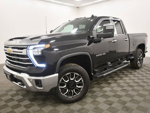 Used 2024 Chevrolet Silverado 2500 LTZ w/ LTZ Plus Package image 2