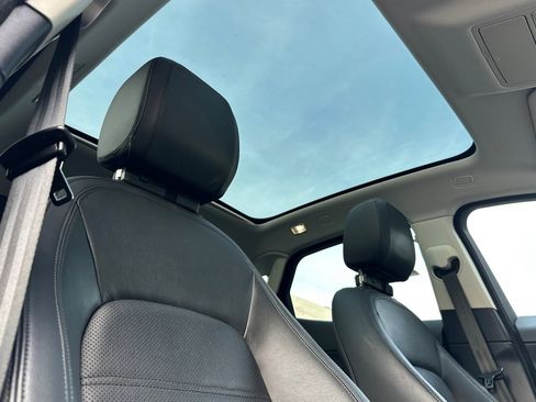 Used 2020 Jaguar E-PACE SE image 25