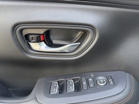 Certified 2026 Honda HR-V Sport image 17
