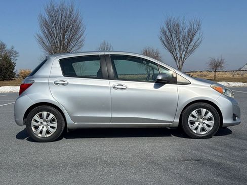 Used 2012 Toyota Yaris LE image 9