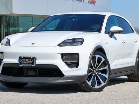 Certified 2025 Porsche Macan 4 Electric image 8
