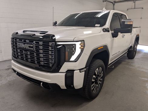 Used 2025 GMC Sierra 2500 Denali Ultimate AWD/4WD image 11