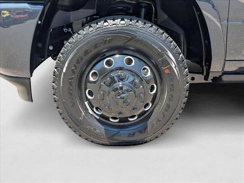 New 2025 RAM 3500 Limited image 10