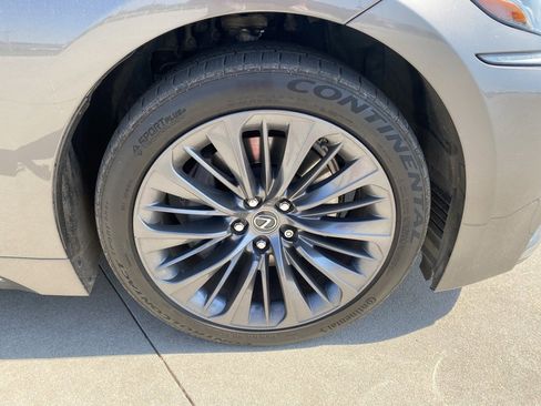 Used 2018 Lexus LS 500 AWD image 2