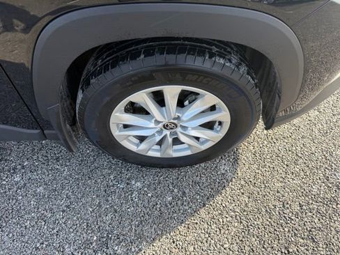 Used 2023 Toyota Corolla Cross LE w/ Moonroof Package image 21