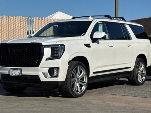 Used 2022 GMC Yukon XL Denali w/ Max Trailering Package AWD/4WD image 8
