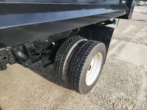 Used 2023 Ford F550 4x4 Regular Cab Super Duty image 9
