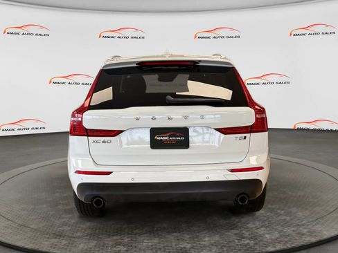 Used 2020 Volvo XC60 T5 Momentum AWD/4WD image 9