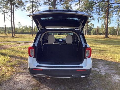 Used 2020 Ford Explorer XLT w/ Equipment Group 202A image 7