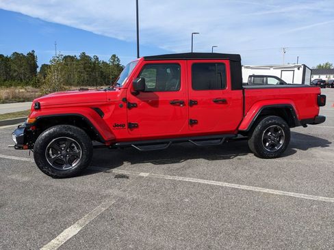 Used 2022 Jeep Gladiator Sport image 9