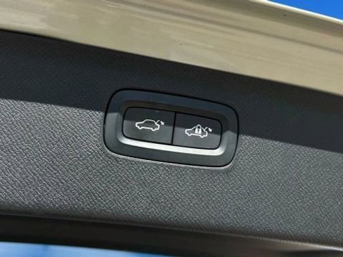 Used 2021 Volvo XC90 T6 Inscription w/ Protection Package Premier image 26