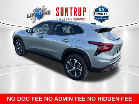 Used 2025 Chevrolet Trax RS w/ Driver Confidence Package FWD image 4