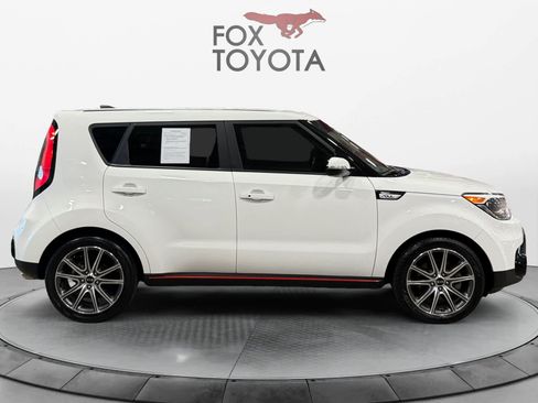 Used 2019 Kia Soul ! FWD image 7