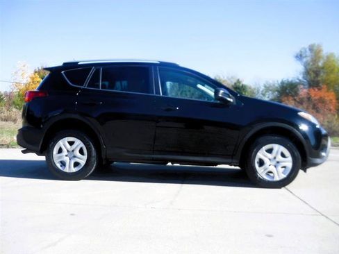 Used 2015 Toyota RAV4 LE image 5