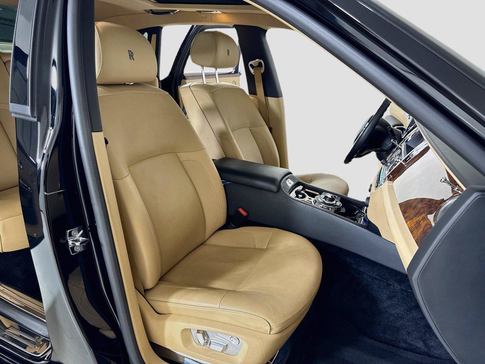 Used 2013 Rolls-Royce Ghost RWD image 34