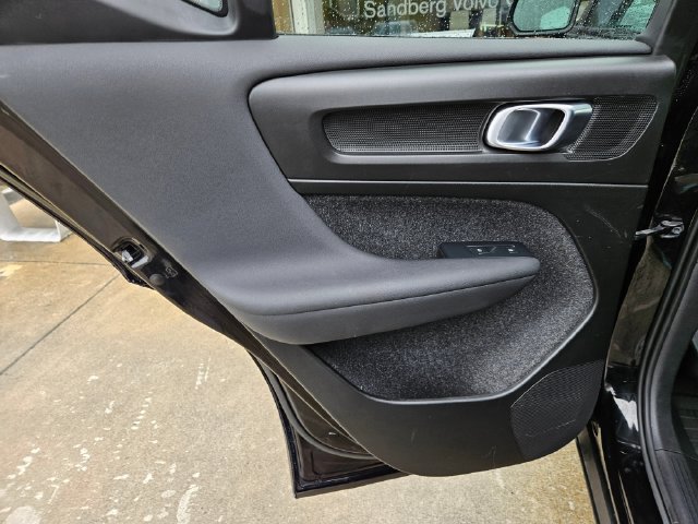 Used 2023 Volvo XC40 Recharge Plus w/ Protection Package Premier AWD/4WD image 16