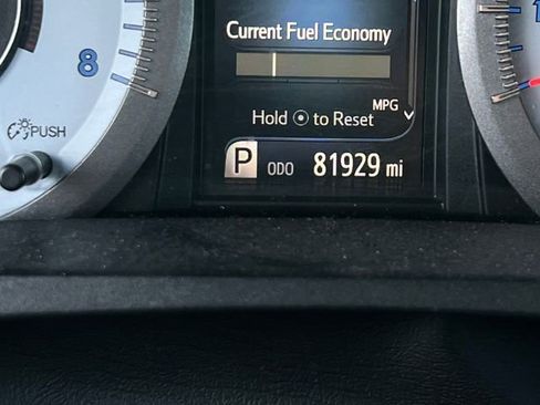 Used 2019 Toyota Sienna SE image 21