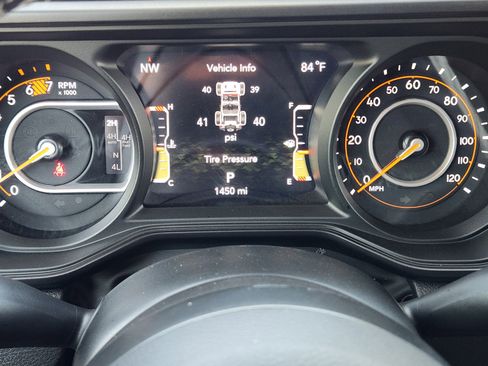 Used 2025 Jeep Wrangler Unlimited Rubicon AWD/4WD image 13