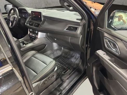Used 2023 GMC Yukon SLT w/ SLT Luxury Package AWD/4WD image 18
