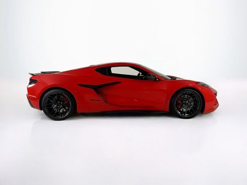 Used 2024 Chevrolet Corvette Z06 w/ Stealth Interior Trim Package RWD image 6