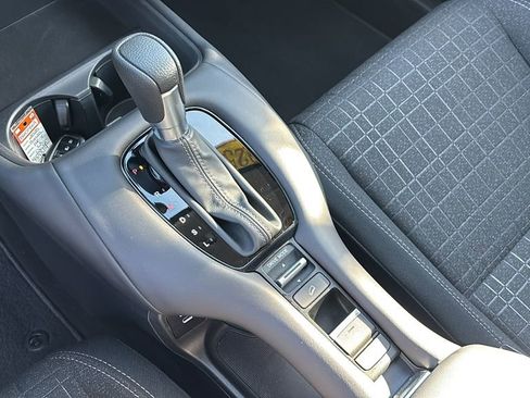 Certified 2025 Honda HR-V LX image 21