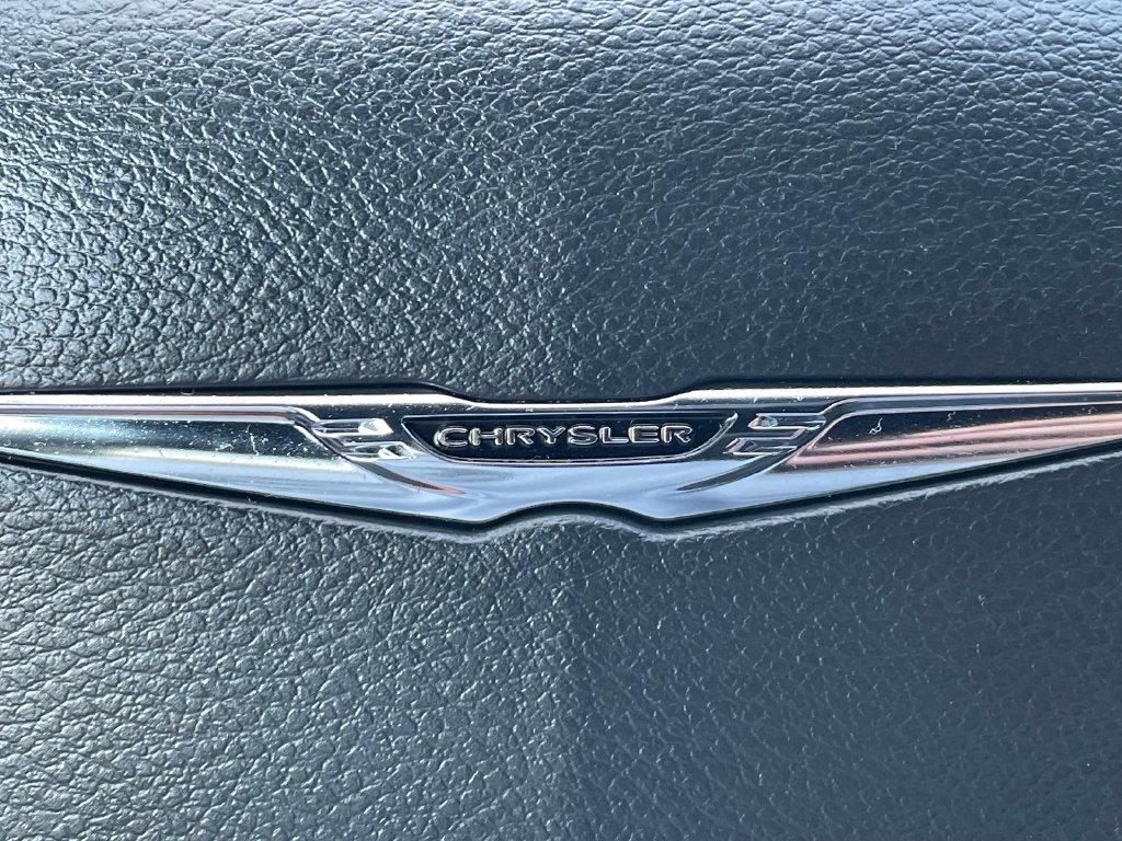 Used 2025 Chrysler Pacifica Select FWD image 31