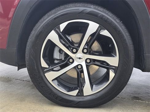 Certified 2024 Chevrolet Trax RS w/ Sunroof Package image 11