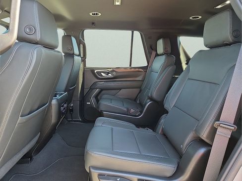 Used 2024 Chevrolet Tahoe Z71 w/ Luxury Package AWD/4WD image 11