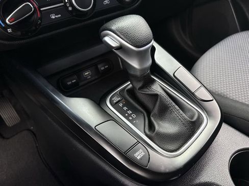 Used 2023 Kia Soul LX w/ Option Group 015 FWD image 19