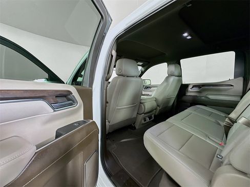 Used 2023 GMC Sierra 1500 SLT w/ X31 Off-Road Package image 17