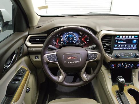 Used 2018 GMC Acadia Denali w/ Technology Package FWD image 22